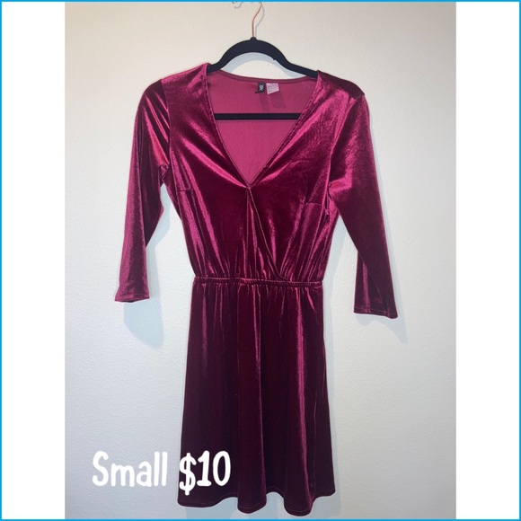 Dresses - Picture 7 of 12